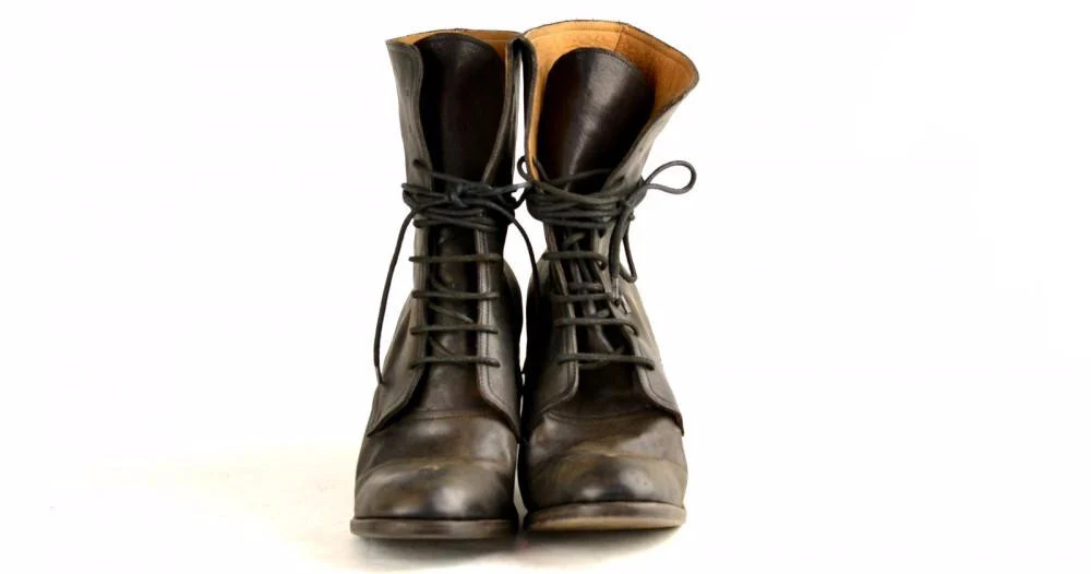 Derby Boot heel  | choc black horse - Image 4