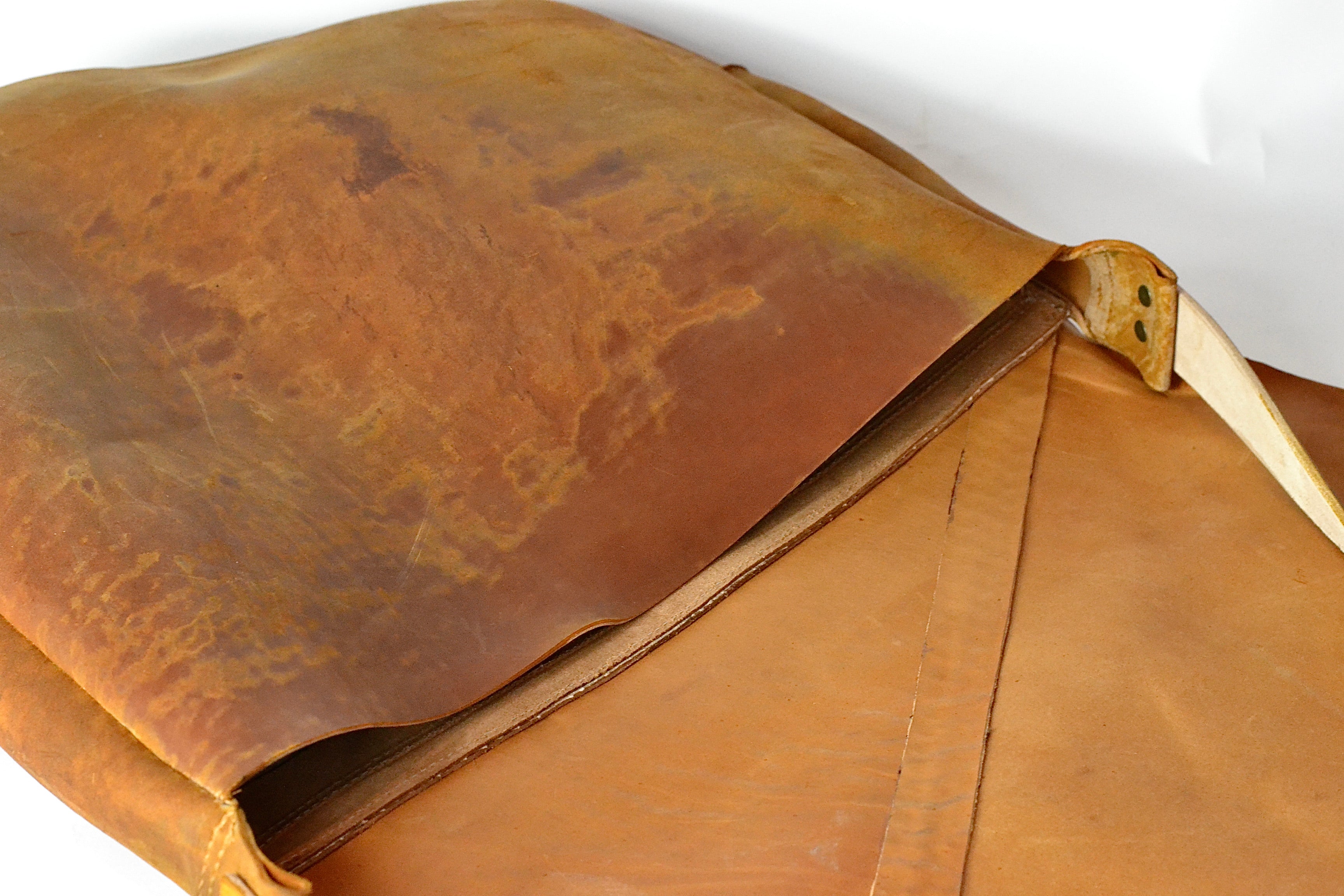 Gaucho Bag  |  Reverse Cordovan - Image 3