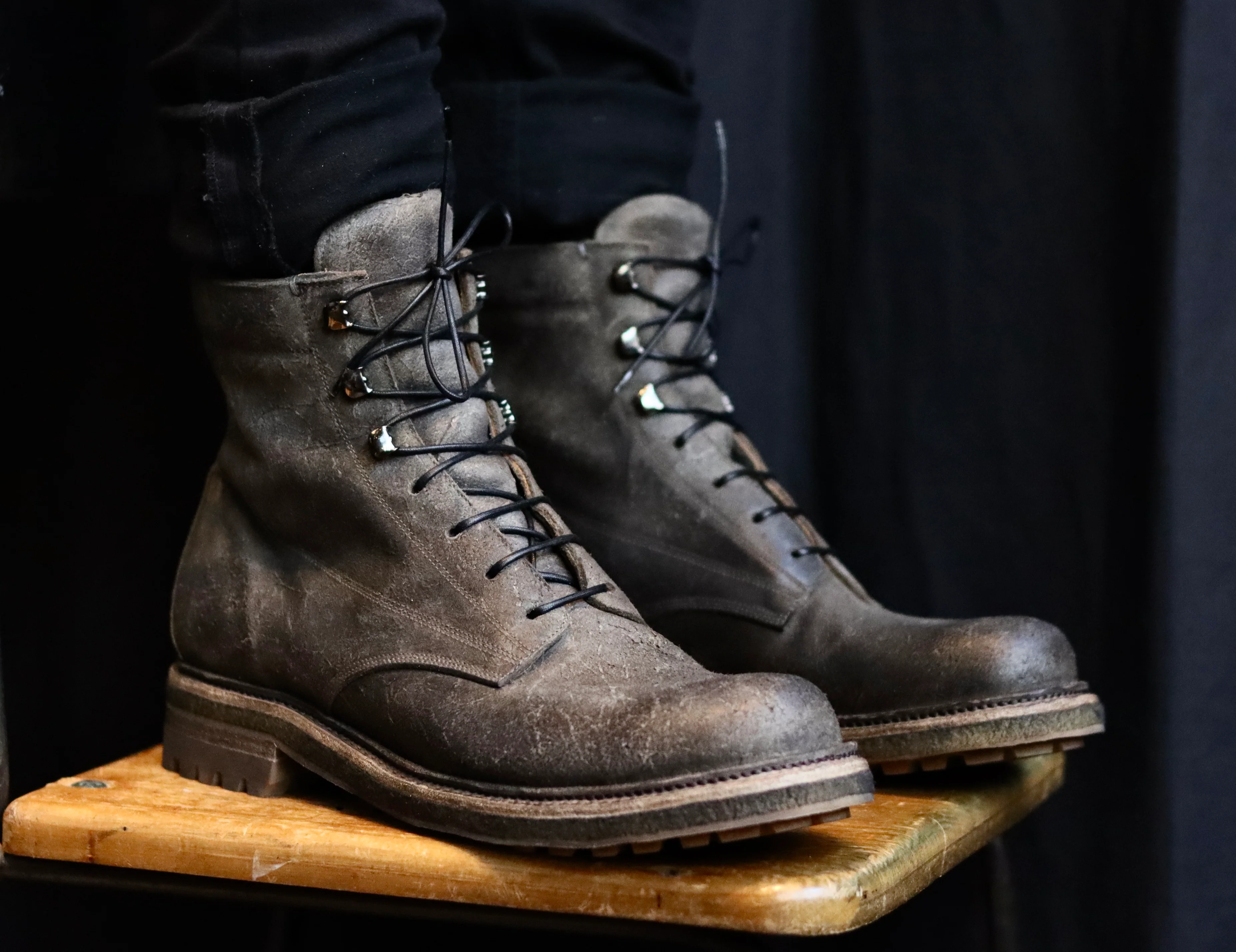 Hiking Boot | grey waxed suede | calf - Image 6