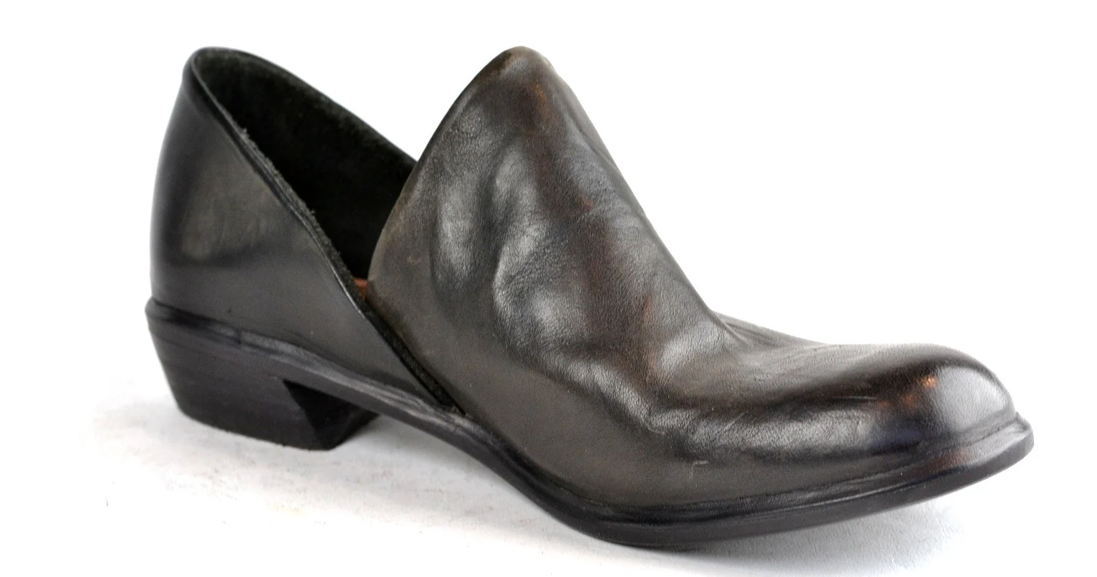 Peaked Shoe  |  Black - Image 5
