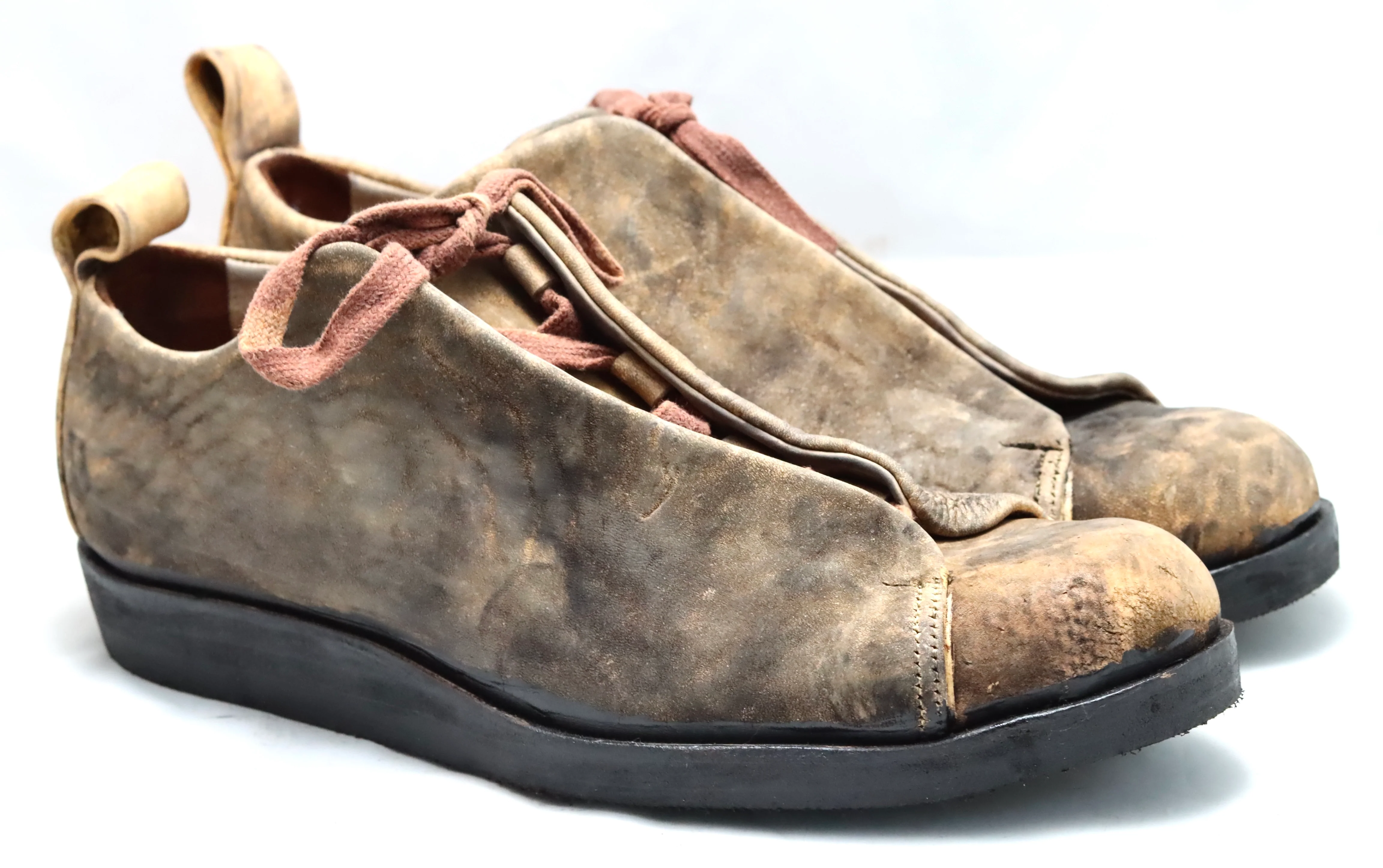 Sneaker shoe  |  Dirty sand  | culatta