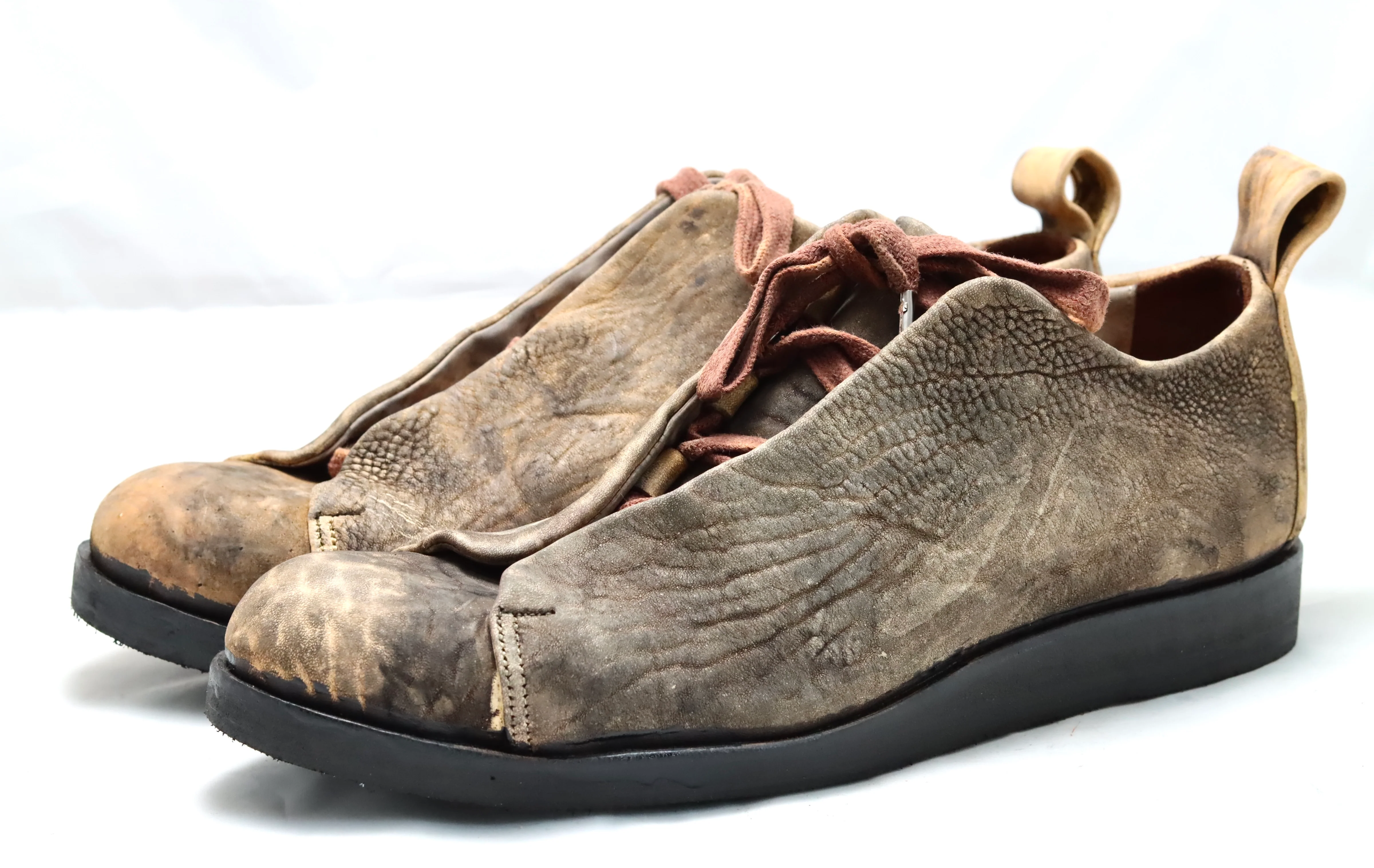 Sneaker shoe  |  Dirty sand  | culatta - Image 2
