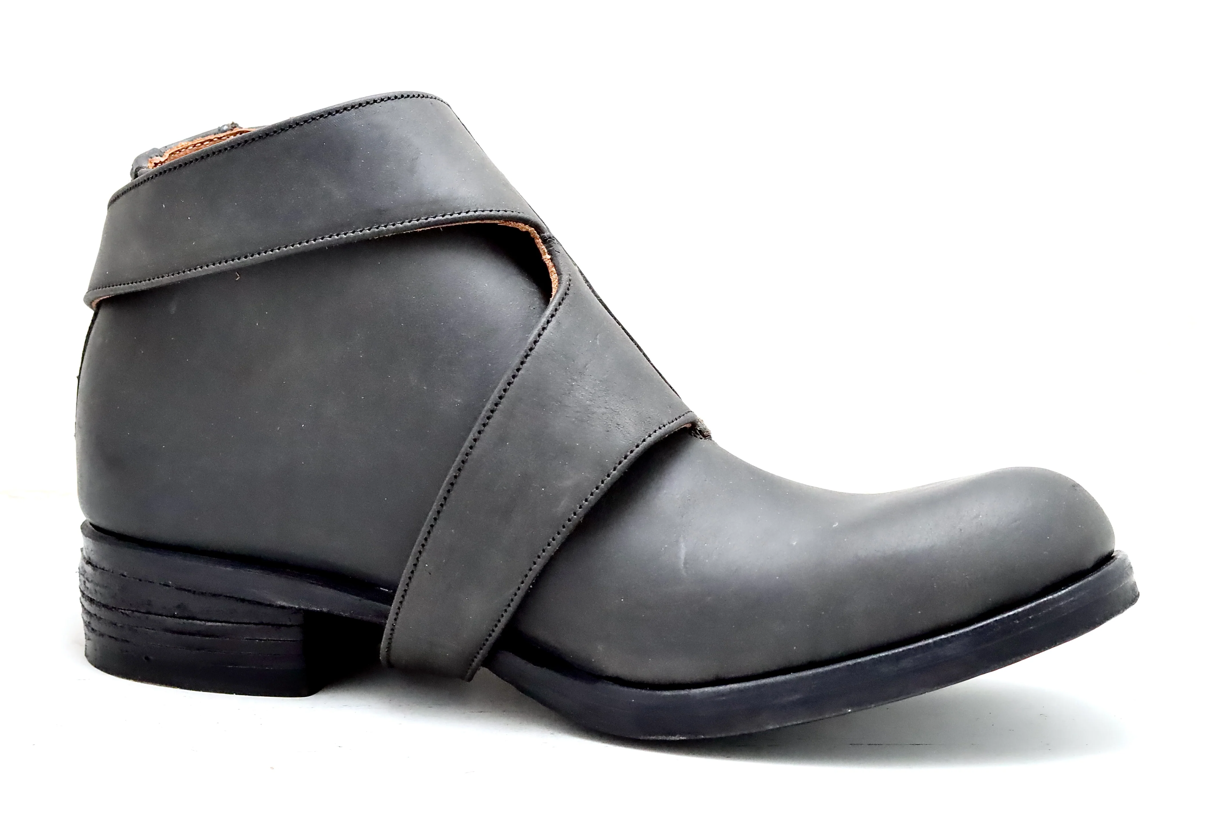 Straparound boot  |  Black | waxy calf - Image 5