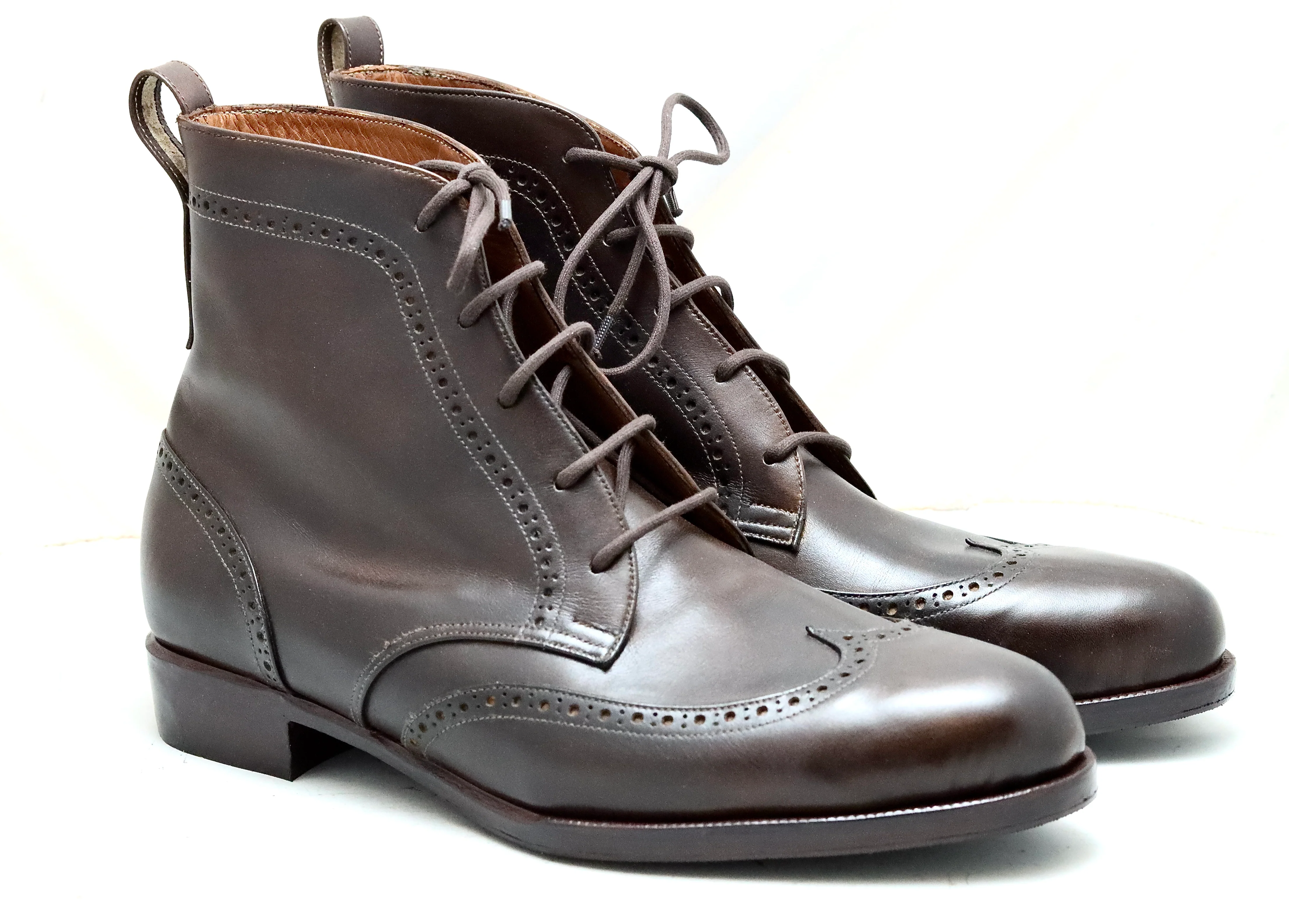 Wingtip derby brogue boot | choc | calf